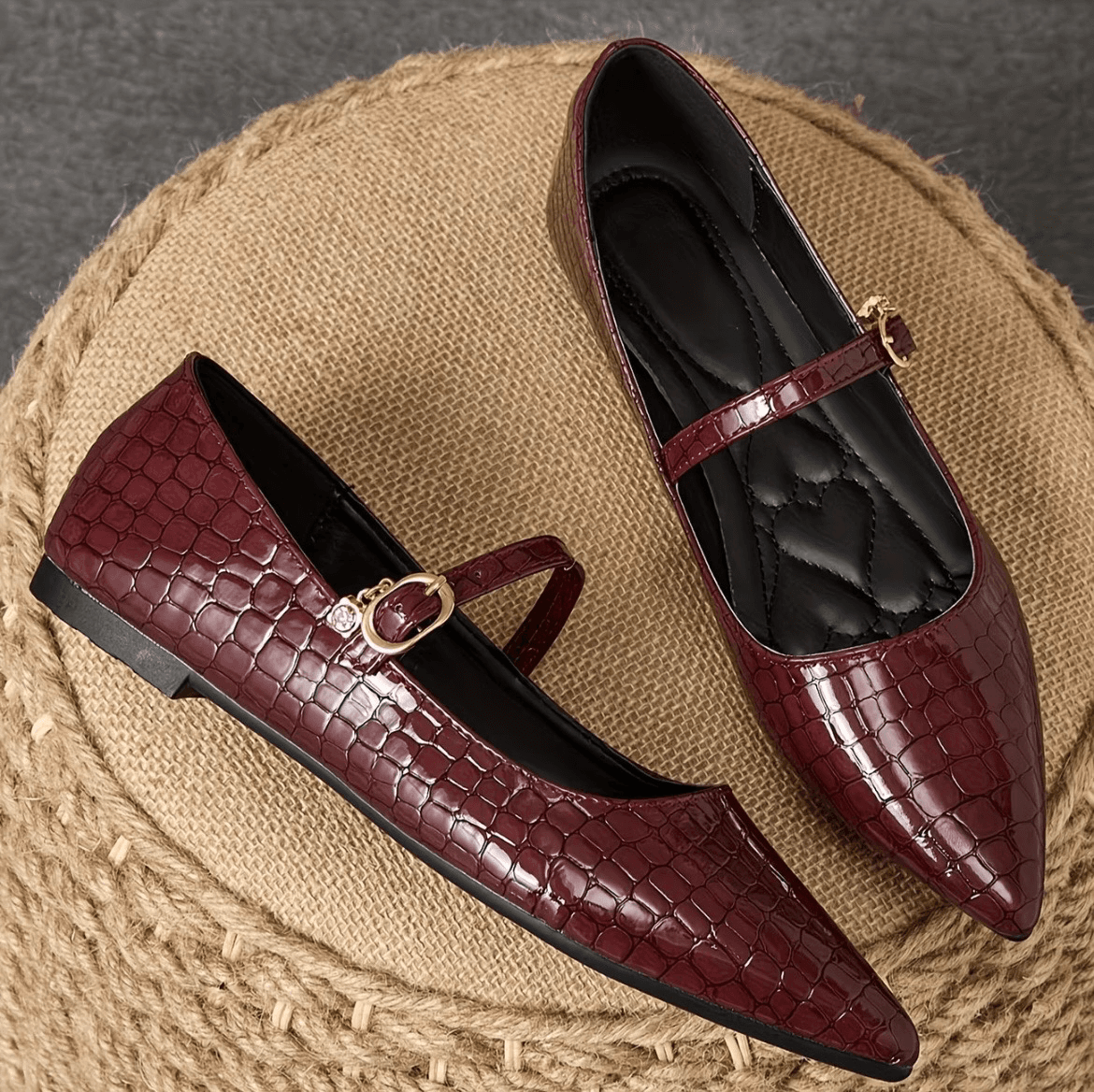 Flat shoe