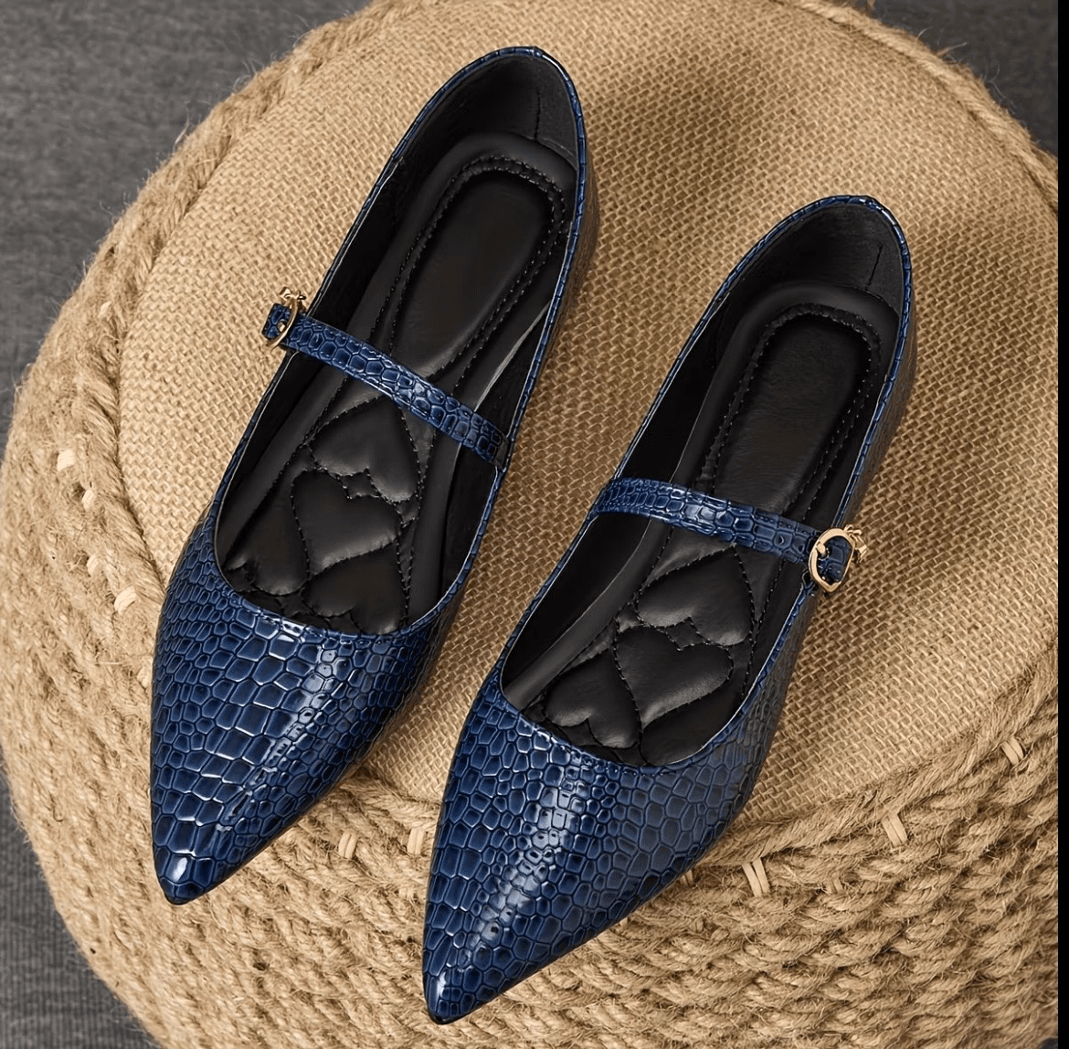 Flat shoe